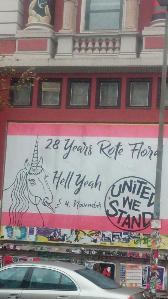 SchanzenINI's tweet photo. #RoteFlora Jubiläum #Schanze https://t.co/38fLrMFDEs