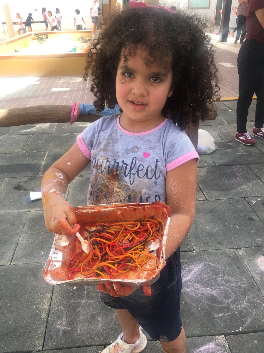 UISDubai's tweet photo. Early Years Teachers help students develop crucial skills that they will utilize later in life. #Messyday #sensory #dubai #MomentsofWow https://t.co/9d3AxspW8r
