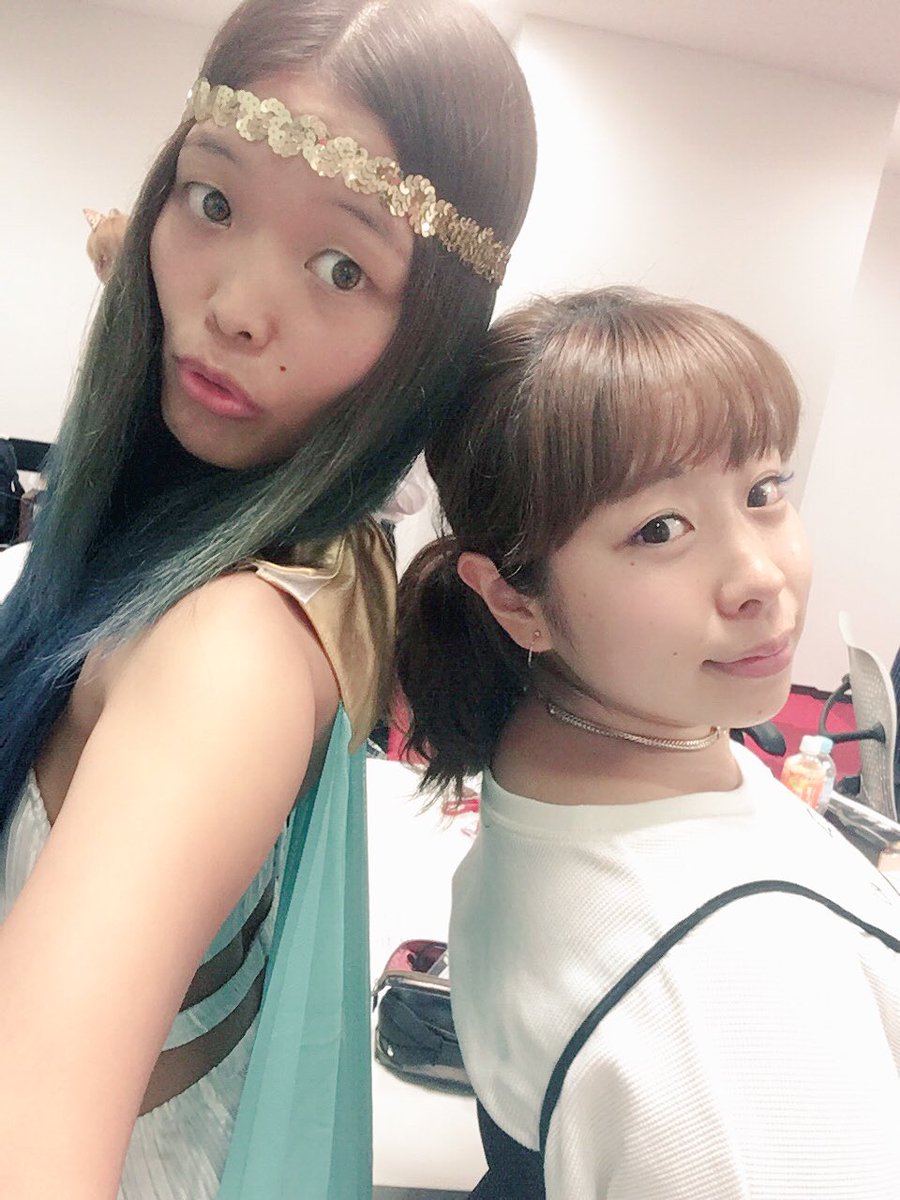 かわい きんじ 脚の肌きめ細かいから光が反射して白い線が走ってるね