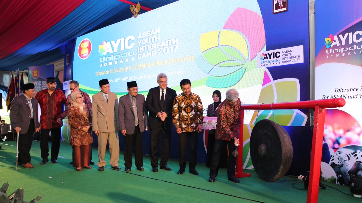 Kemlu_RI's tweet photo. Perwakilan Pemuda 21 Negara Mondok di Pesantren @Unipdu Jombang, Jawa Timur #ASEAN #AYIC
https://t.co/5ufvc8p0br https://t.co/vmLCDqcpVg