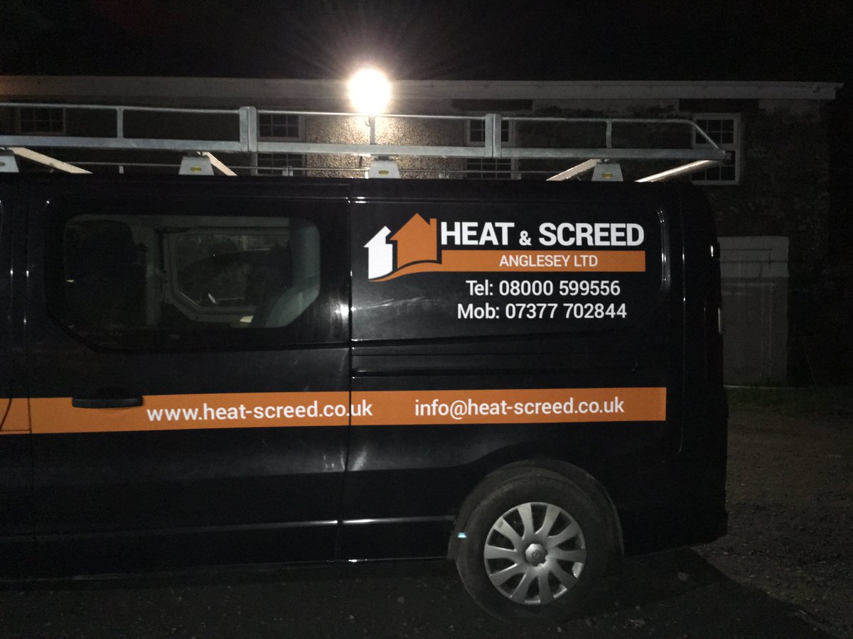 PhilRimmer3's tweet photo. New sign writing looking good... https://t.co/FS7GcGCE9R