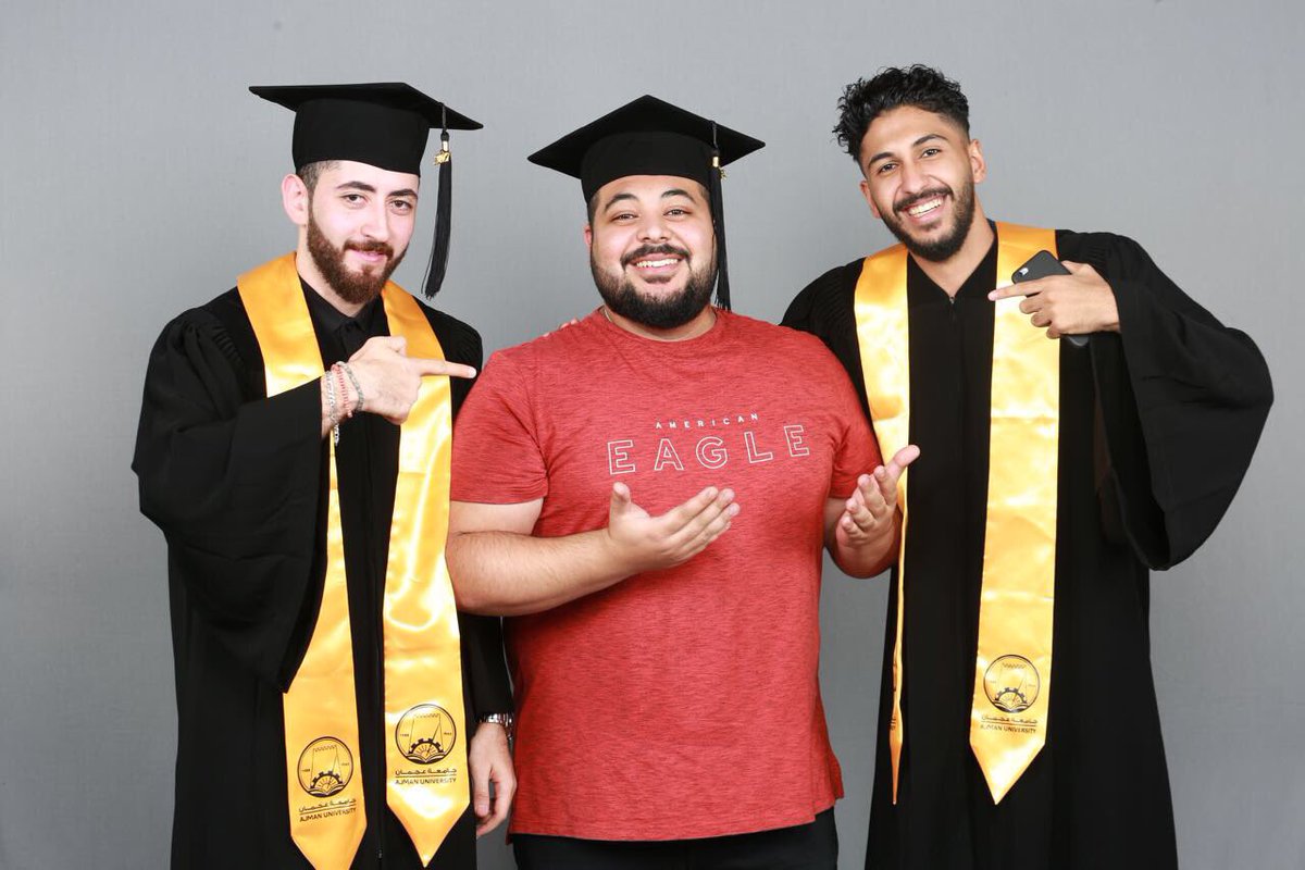 SaloomCobra's tweet photo. #augrad2017 https://t.co/q4WSzdUGtO