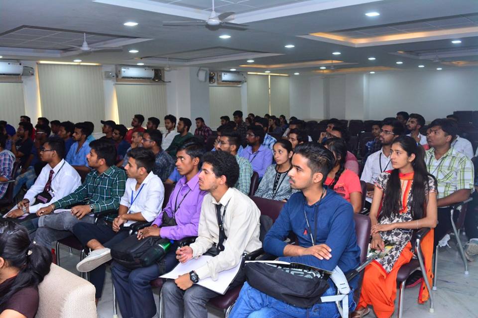 viveksharma636's tweet photo. Had a Great time Delivering Session at #ChdDevCon17 on Game Deveopment with #Unity3d , cc @CsharpCorner , @Chandigarh_uni https://t.co/7MHDVuoO0L