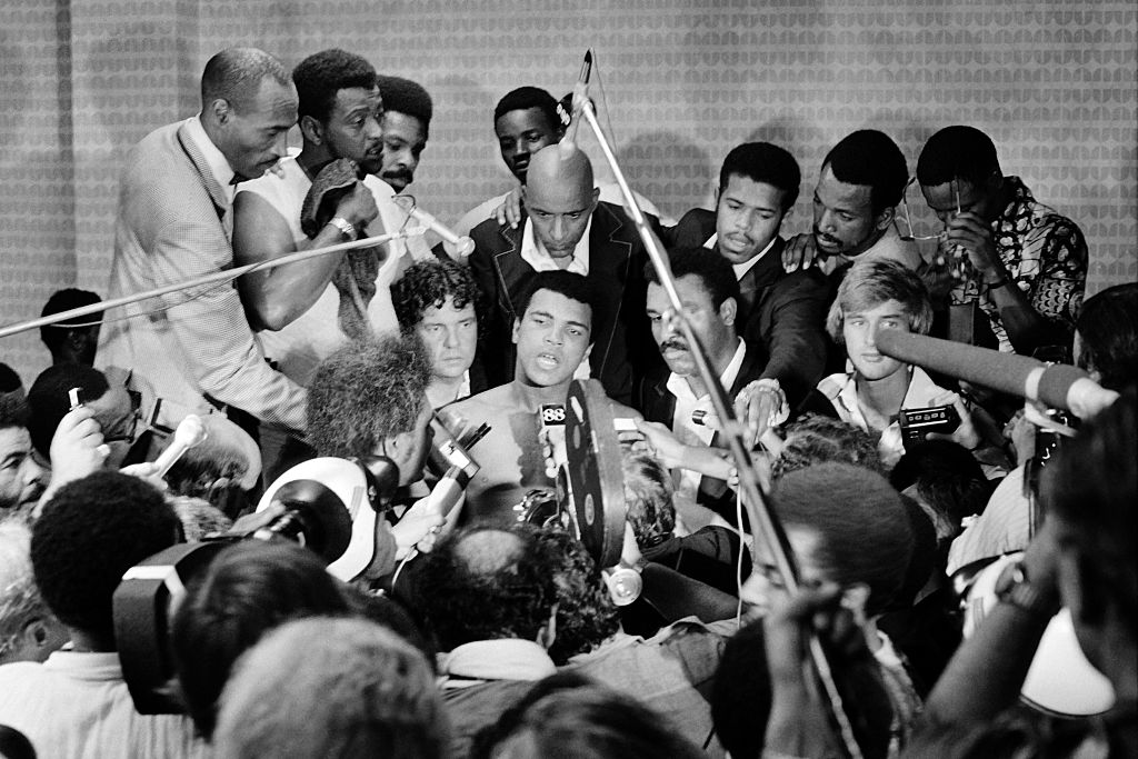 BBCSport's tweet photo. The greatest fight of all time?

#OnThisDay in 1974 Muhammad Ali knocked out George Foreman in the 'Rumble in the Jungle' 🥊 https://t.co/WZmAMwjfE5