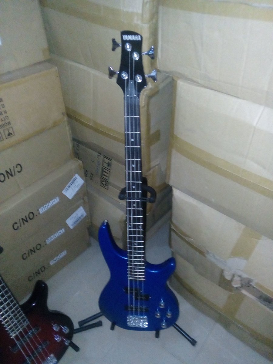 SimzMusical's tweet image. Pay on delivery for your Brand new Yamaha 4strings bass guitar for just 45000 naira.
Call: 09025676852