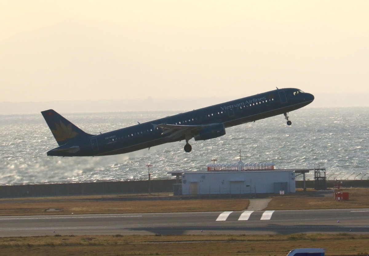 中部国際空港セントレア En Twitter ベトナム航空のハノイ便もセントレアから出発です 12月から4月にかけてb787とa350で運航ですよ T Co Zydkn5gdox