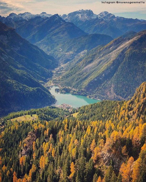 Il nostro lunedì comincia con un sogno ad occhi aperti.. ad alta quota! 😎⛰️#LagoDiAlleghe #Dolomiti bit.ly/2ySRBHV #VisitVeneto
