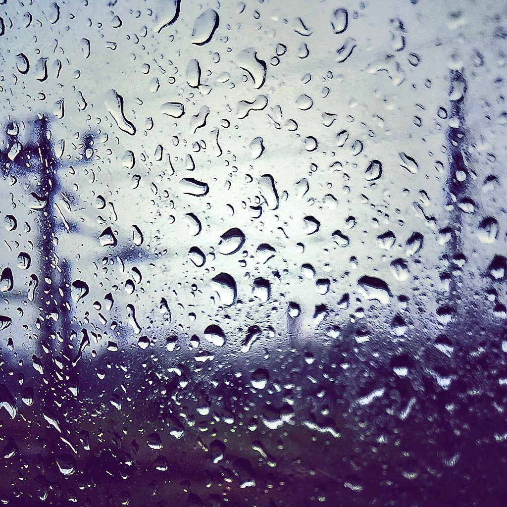 krishnacg2009's tweet photo. #Chennai #rainyday #waterdrop  #htc10 #phoneclick #PhotoOfTheDay #fresh #cool #air https://t.co/TSPb4AVNmJ
