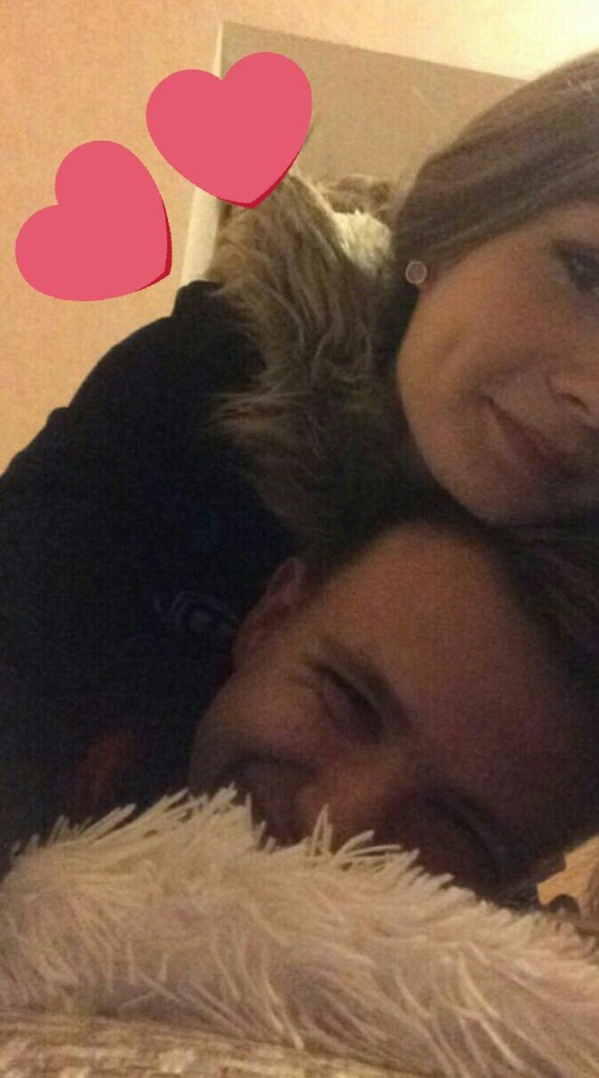 problemnyy's tweet image. я обожаю тебя даже если у меня нет настроения, даже если на дворе зима, даже если за окнами разные города...