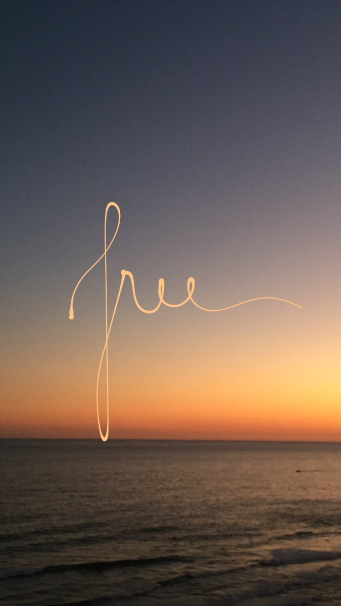 SurferGirlsOnly's tweet photo. #free like a bird https://t.co/mZuEUqCorg