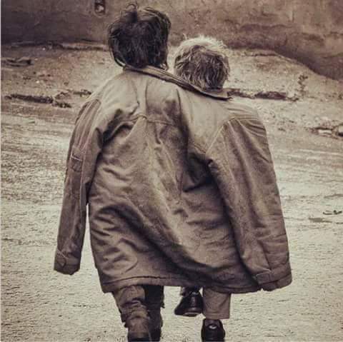 Kardeşlik  paylaşmaktır
Yolu yağmuru
Sıcağı ve hatta soğuğu