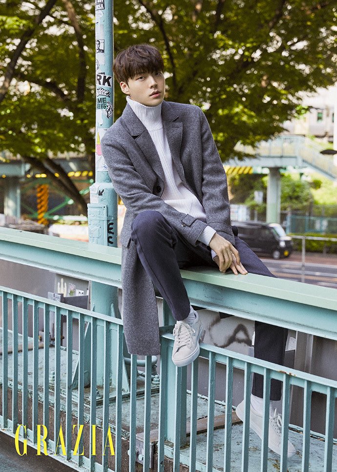 Korseries's tweet photo. อันแจฮยอน ถ่ายแบบให้กับนิตยสาร GRAZIA ฉบับเดือนพฤศจิกายน✨ https://t.co/SqMjy1TgZt