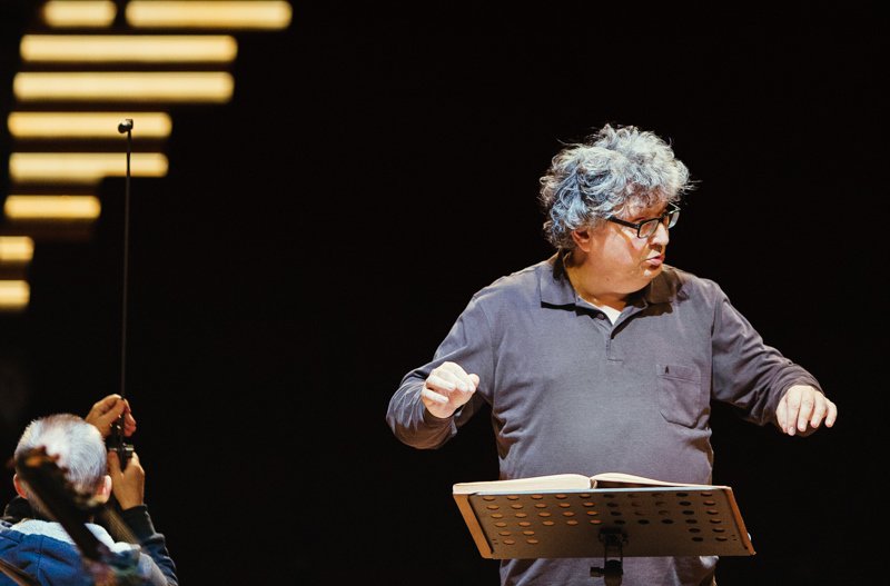 Happy Birthday René Jacobs
Thanks for supporting our catalogue. Seen here working on St John Passion 
