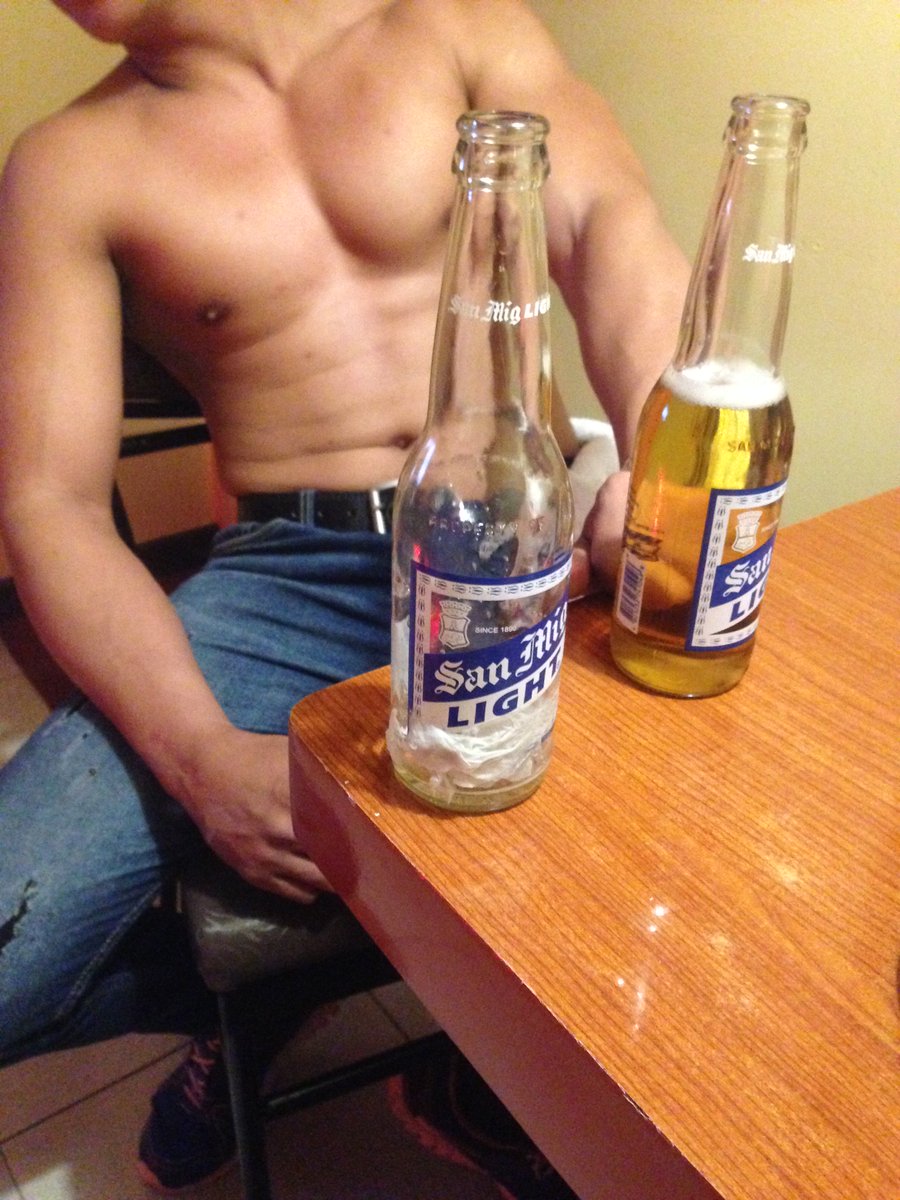 RemanteBernard's tweet photo. Tang Na!!! Gumanda lalo katawan ni POGING SEKYU... Sarap ang INUMAN NAMIN KAGABI!!! https://t.co/gTDGdIovSQ