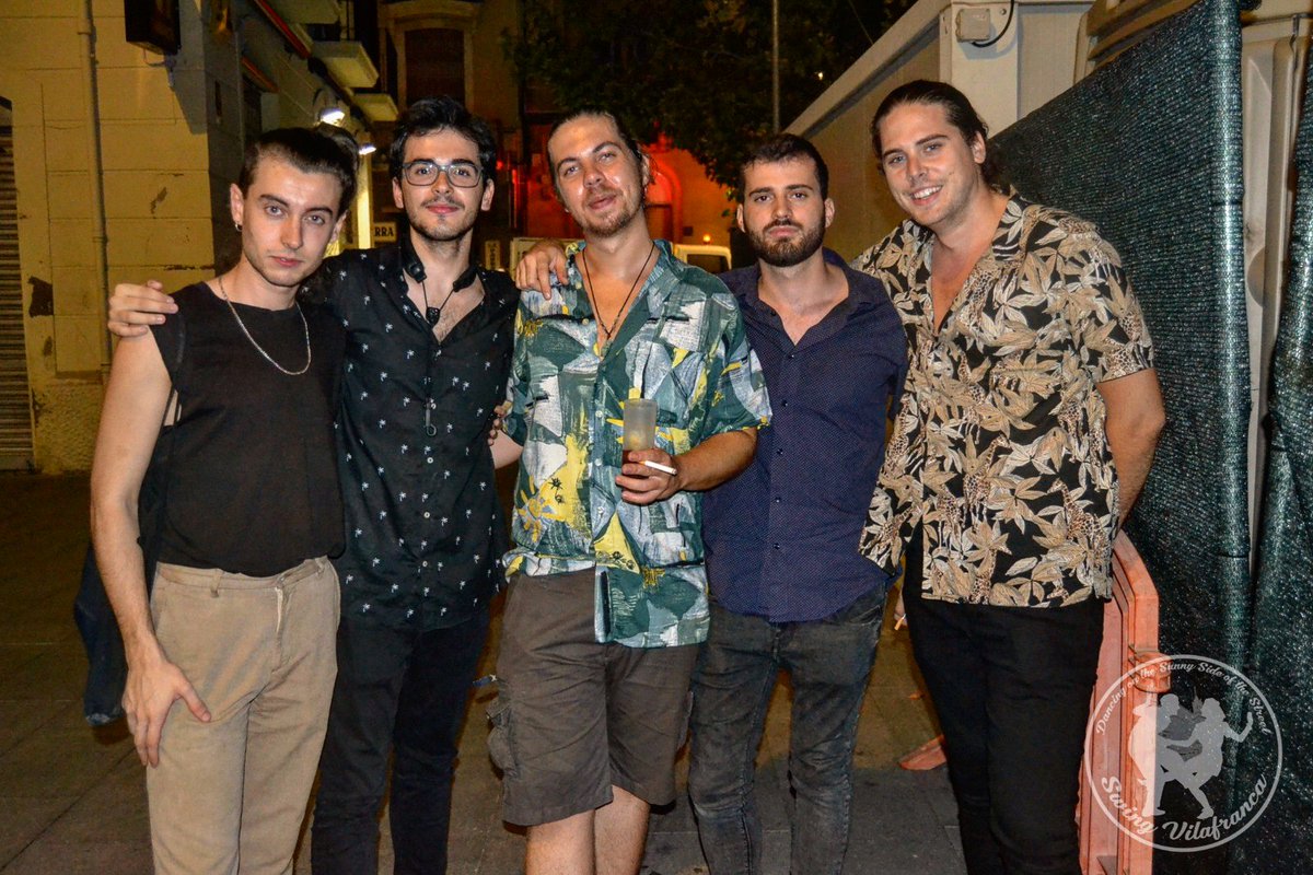 PbloMartin_bcn's tweet photo. Pablo Martín 4tet amb Bru Ferri

Pablo Martín: Saxo tenor
Bru Ferri: Veu
Kike Pérez: Bateria
David Moyano: Contrabaix
Marc Capardón: Piano https://t.co/STMJwLsnSr