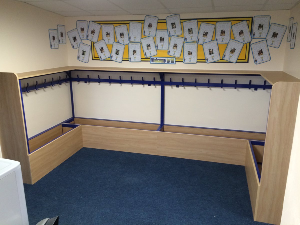 TopClassDesigns's tweet photo. Keep those cloakroom areas tidy with our bespoke made coat hooks with bag boxes at the bottom. #coathooks #cloakroom #schools #bespoke #bags https://t.co/DmdKDsOU4M
