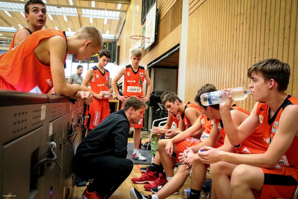 ratiopharmulm's tweet photo. Rekordsieg für die #uuulmer #JBBL in Karlsruhe - Dämpfer für #BBU01 Allgäu/Memmingen in München. #weareone
➡️ https://t.co/x9sYIUcmWP https://t.co/ARMdGS9xc0