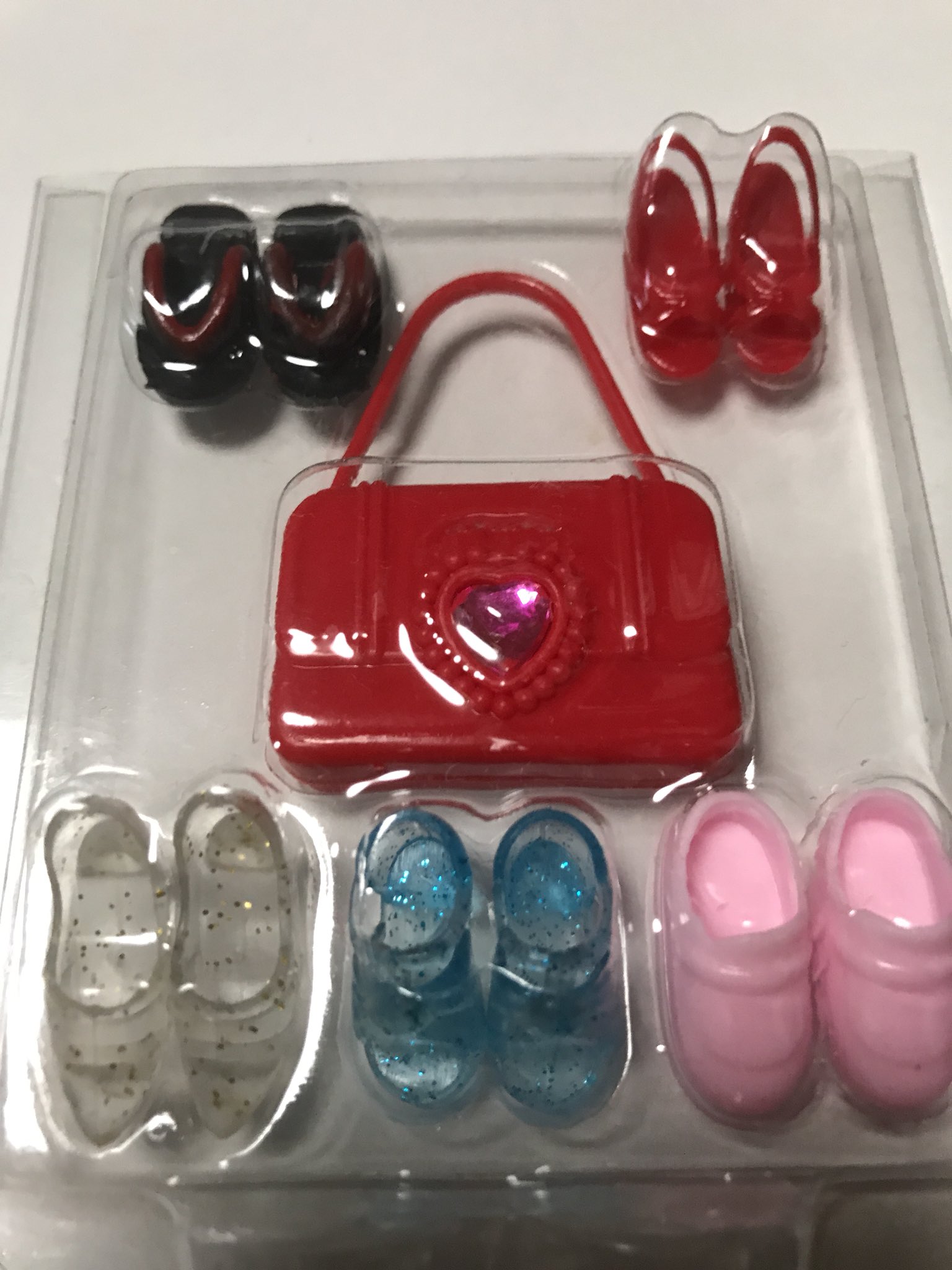 ひよこめいぷる ダイソー商品の エリーちゃん靴 セットをオビツ11用シューズとして1足300円ぐらいで転売してる人いたので注意してください サイズぴったりだけどそんな1足300円するような靴じゃないから パッケージ捨ててしまったので２枚目の写真勝手に借り