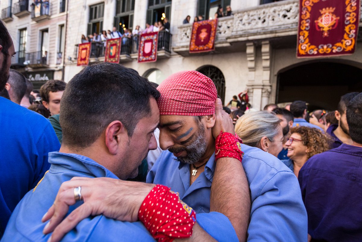 GiroPress's tweet photo. El que us deiem ahir, molt emocionats del que vau conseguir a plaça. Molt grans. https://t.co/Pp6UrPznET