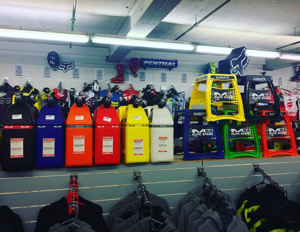 Matrix Fuel cans and Stands now back in stock!! Be fast before we sell out again!! #dkoffroad