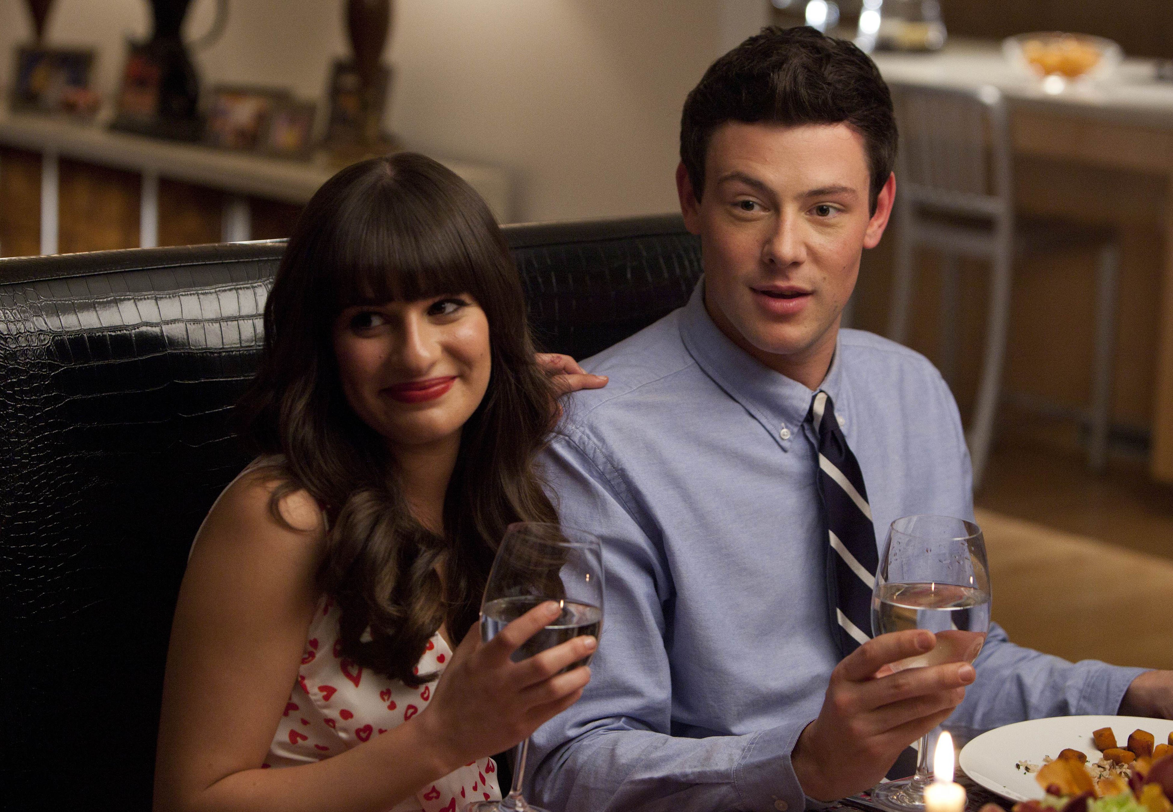 世紀スタジオ海外tvドラマ 本日は初恋の日 恋といえば Glee グリー のフィンチェル シーズン 3で 夢のためにnyへとたつレイチェルを送り出すフィンの愛情と成長に 涙腺崩壊した人が世界中に何人いることか T Co Bmvaafu1cf T Co
