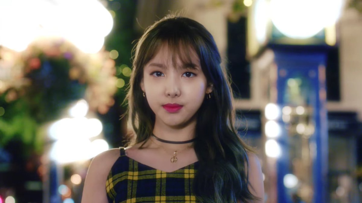 cherry_nayeon's tweet photo. 나연이 미쳤어..♡
너무 예쁘잖아ㅠㅠㅠ😂😂😂💕💕💕

#트와이스 #TWICE #LIKEY #나연 #NAYEON #ナヨン https://t.co/Qm9wvmnC07