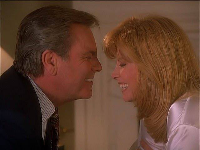ladyneiagui2000's tweet photo. #harttohart #casal20 @OficialRBTV #MelhorSerieDeTodosOsTempos @Stefanie_Powers #RobertWagner @SonyPicturesBr https://t.co/rNwEsOaCud