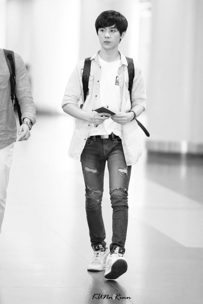 cwosmtown's tweet photo. ➵ Qian Kun foi ocupado. https://t.co/CoU6WUCIaw