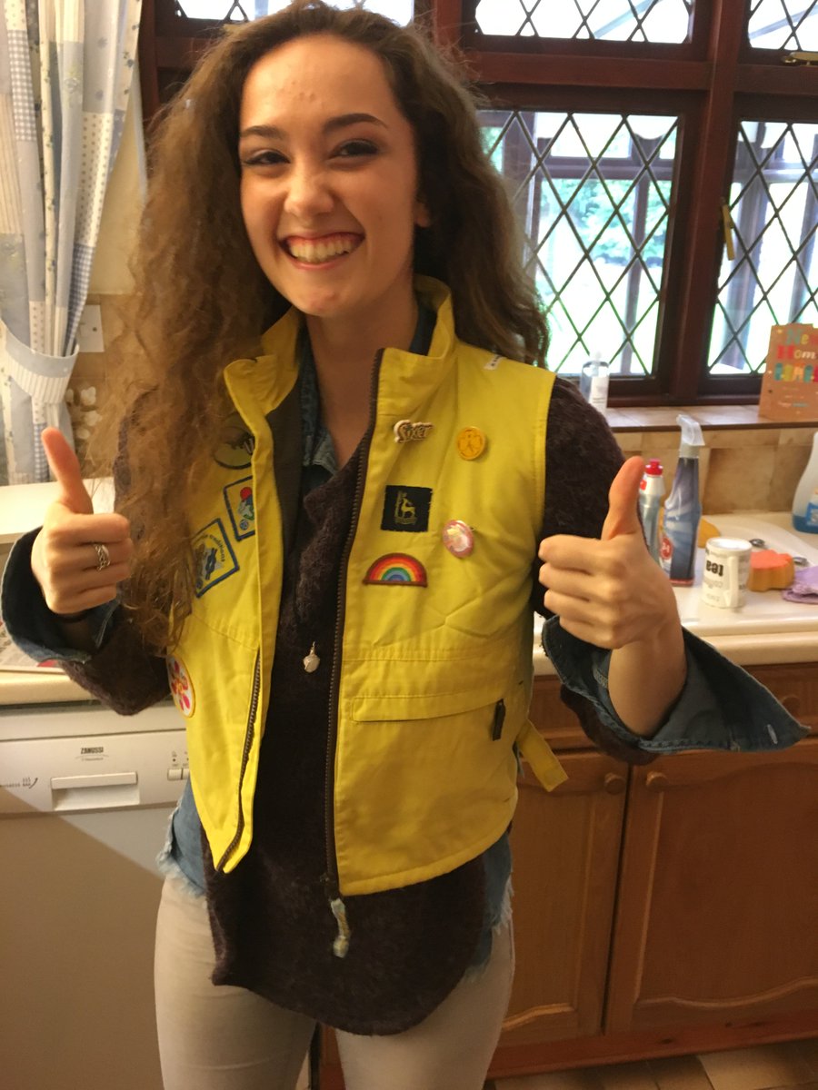 CloudyGalvez's tweet photo. So over the weekend we found my old Brownies uniform... naturally I tried it on 😂 https://t.co/8N0qzidi3g