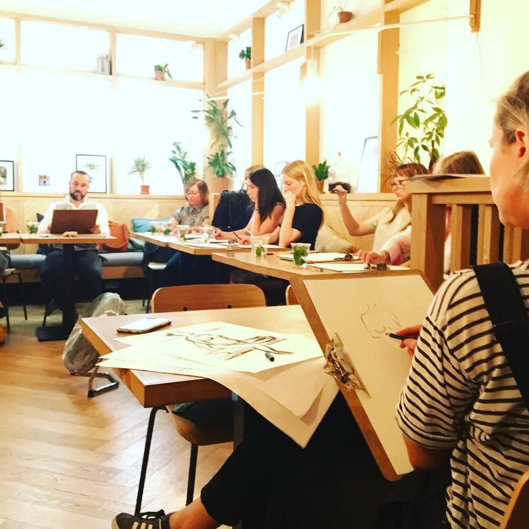 Life drawing with <a href="/BellaFranks/">Bella Franks</a> - always an enjoyable evening. Here's a photo from last month. Tickets here: eventbrite.co.uk/e/life-drawing…