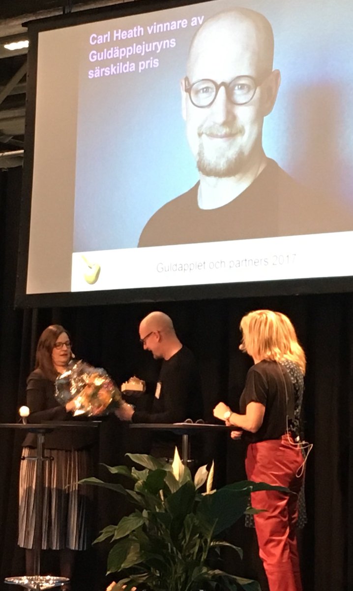 hejasommar's tweet photo. Prisutdelning av Guldäpplet och juryns särskilda pris 2017. Grattis till alla pristagare! #guldapplet https://t.co/YEpNNOnSuG