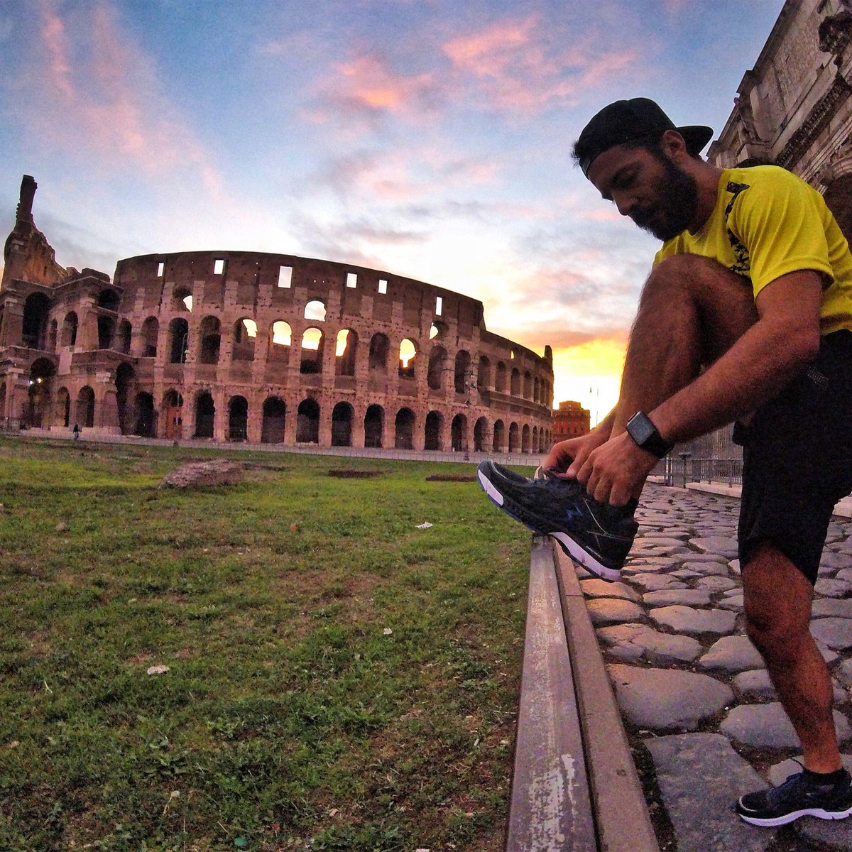🎵Wake up and Run🎵Dario took a minute to enjoy the morning sun at the Colosseum, Italy. 📷 - Dario Giovannetti