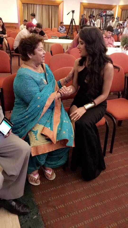 A Moment to cherish & remember..Meeting the legend choreographer Masterjee @mastersarojkhan beautiful soul #Throwback #BaarishKeBahaneLaunch