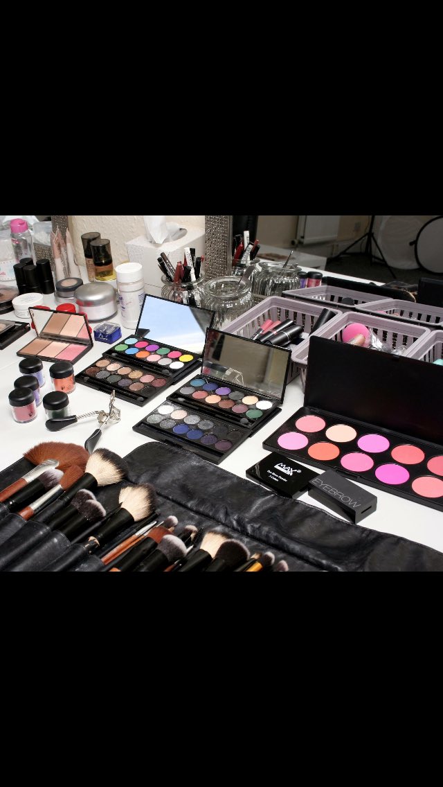 PenelopeSchool's tweet photo. Make up courses available, message for further details. #gloucester #salon #penelopeacademy #salon #courses https://t.co/uCVh4YXqiK