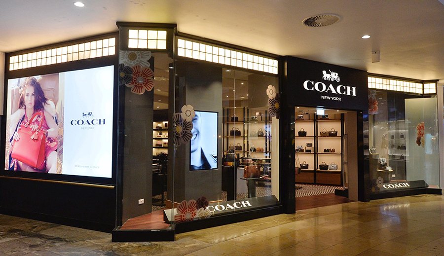 US luxury brand <a href="/Coach/">Coach</a> has opened the doors of its South East regional debut store <a href="/TweetBluewater/">Bluewater</a> #retail #fashion ow.ly/kLfB30gdrQw@Tw…