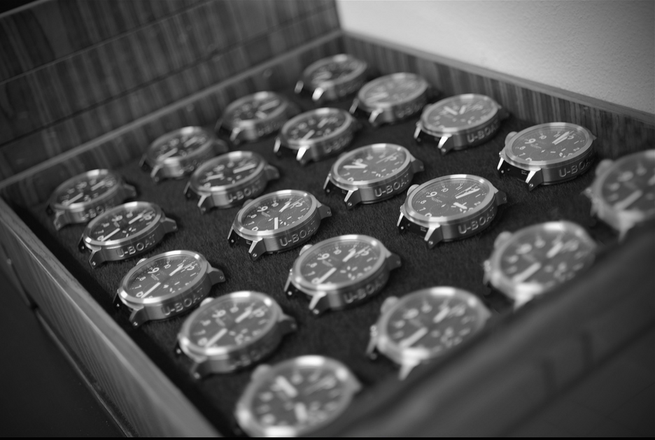 UBOATWATCHES's tweet photo. start the week in the U-BOAT lab #niceworkingMonday #UBOATlab #craftworkshop #OfficinaUBOAT #handsatwork https://t.co/EYwSfLoDxe