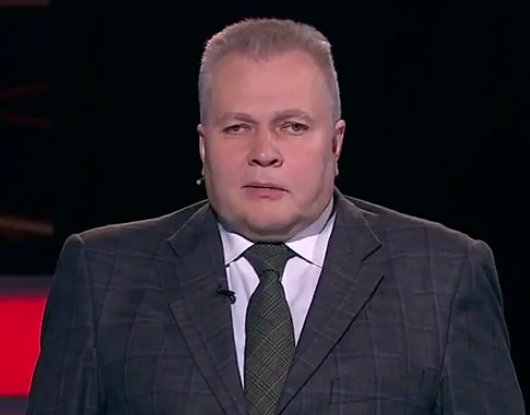 Человек без шеи, Родины и мозгов