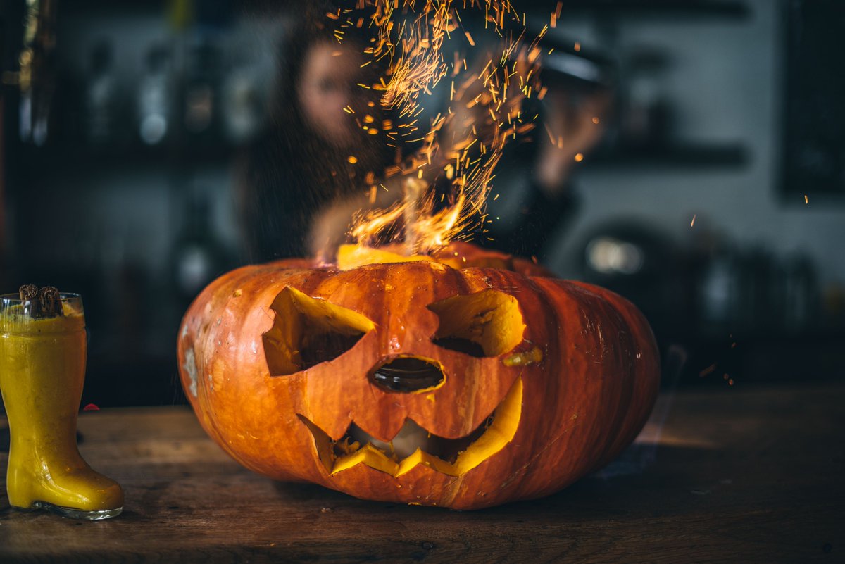 Make sure not miss our #pumkincarving party tomorrow night. Prize for scariest/weirdest pumpkin. #halloween #battersea #kidfriendly