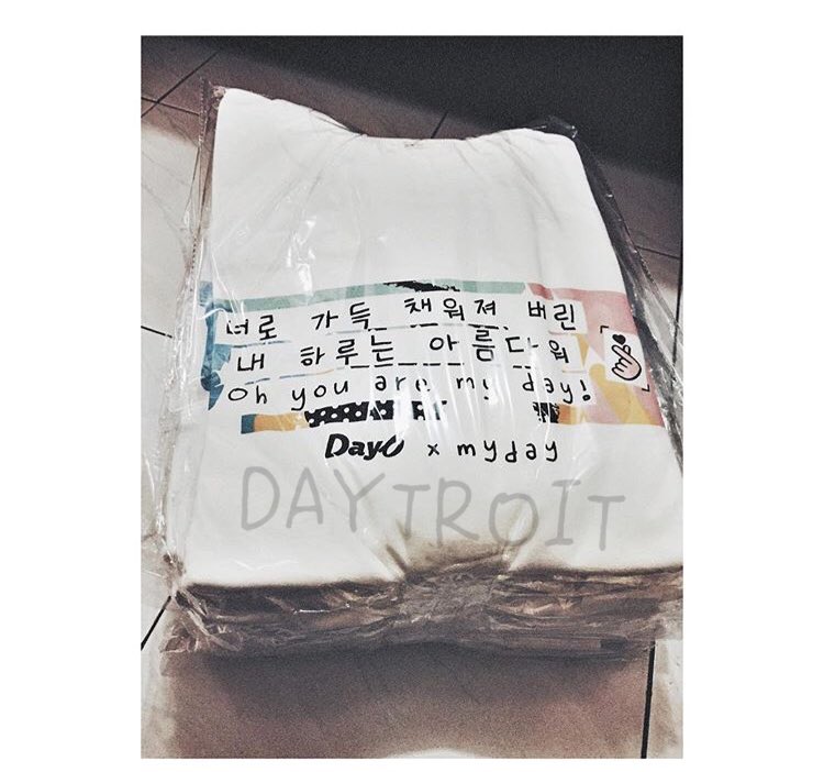 tomatkaramel's tweet photo. Open pre-order kaos #myday #day6.
Spesifikasi kaos putih standar-sablon rubber cotton-combed 20’s. PO sampai 14 nov. Shipping awal desember https://t.co/BBAp6ulvy6