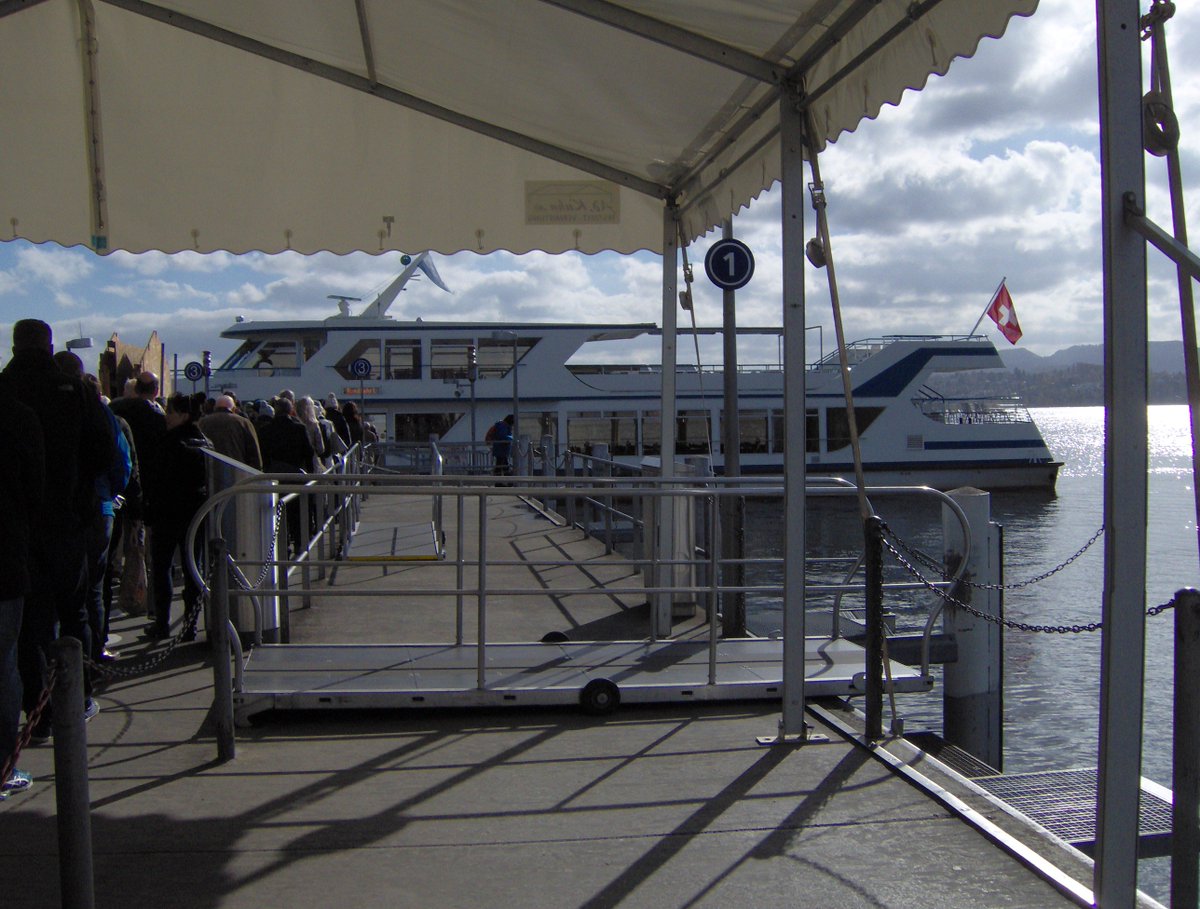 Hallo! Expovina ist die  64. Weinausstellung auf 12 Schiffen am vom 2.11.-16.11.2017 am Zürichsee.