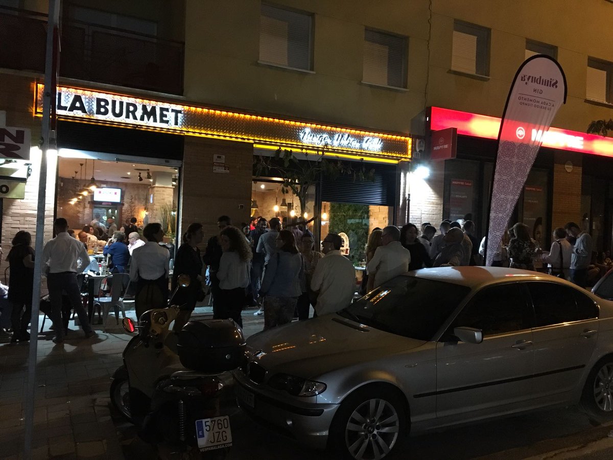 Simbuya_Gin's tweet photo. ¡Gran noche este pasado sábado en la inauguración de La Burmet! Una vez más, gracias por permitirnos disfrutad con vosotros #SimbuyaGin https://t.co/20GlKkV5L8