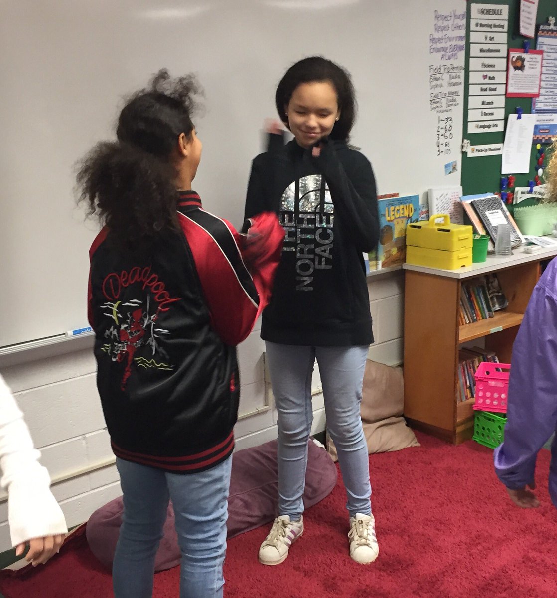 KingsGlenES's tweet photo. Morning meeting explores alternative handshakes - flexibility creativity and collaboration. #KGteams #KGfun https://t.co/MJysDY5Bn5
