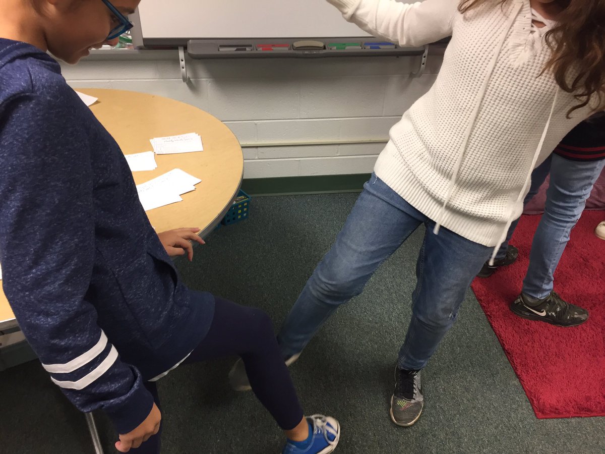 KingsGlenES's tweet photo. Morning meeting explores alternative handshakes - flexibility creativity and collaboration. #KGteams #KGfun https://t.co/MJysDY5Bn5