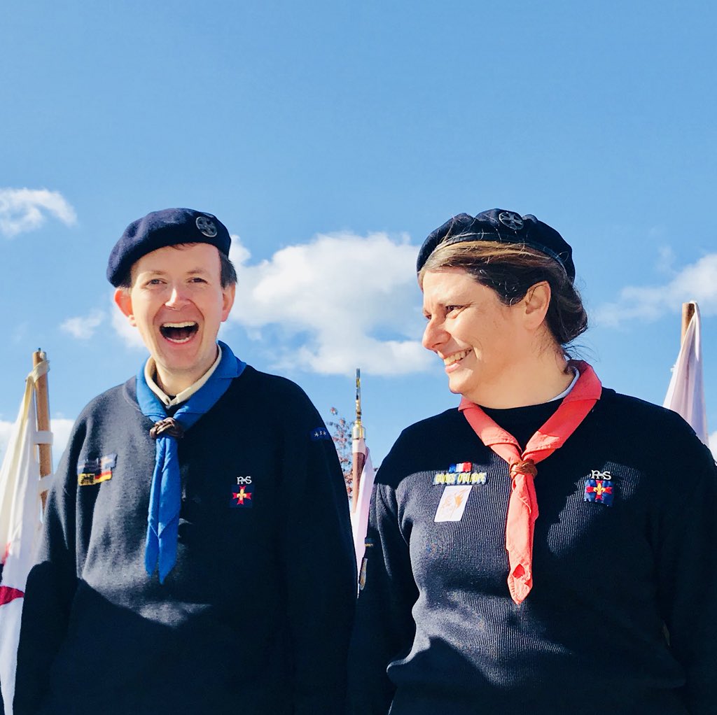 ClaireLhuissier's tweet photo. #Paray2017 : merci à @drmartinhafner et Isabelle NICPON pour leur simplicité joyeuse !  #GuidesAînées @Scouts_Europe https://t.co/lfHtYtGrfV