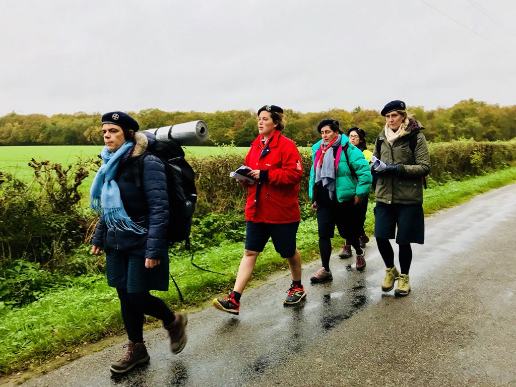 ClaireLhuissier's tweet photo. #Paray2017 : hier après-midi : les #GuidesAînées de la #REFIM2017 entre #marche et sessions de #formation... @Scouts_Europe https://t.co/Uo3if8GGZQ