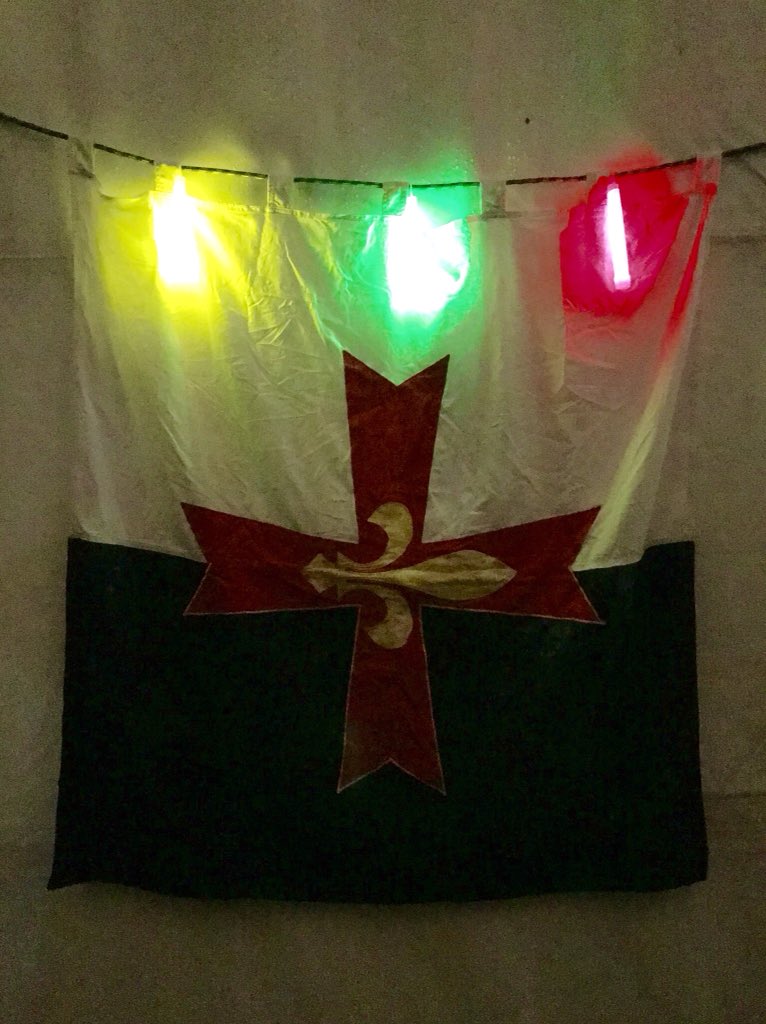ClaireLhuissier's tweet photo. #Paray2017 : #ambiance jaune-vert-rouge, hier soir, sur le #bivouac des #GuidesAînées de la #REFIM2017... @Scouts_Europe https://t.co/HW6YHIyx86