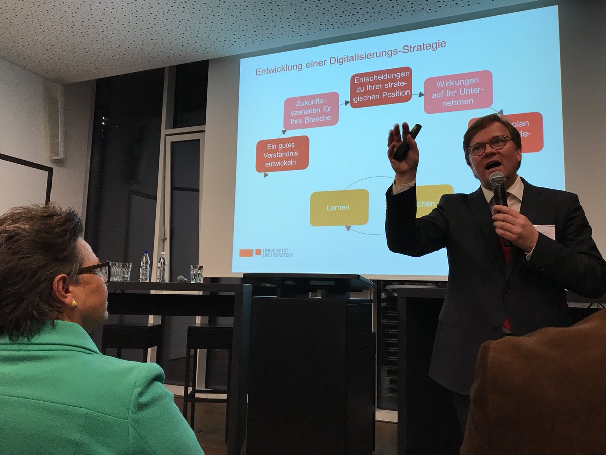 websource's tweet photo. Heute am Unternehmerapéro der Gemeinde Ruggell im @kommodFL. Thema heute: #Digitalisierung. Am Besten mit modernen Webseiten von uns! https://t.co/QjBvJMLjk0
