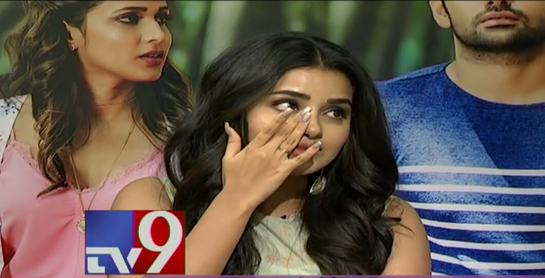 AnupamaTamilFC's tweet photo. Angel @anupamahere  Exclusive Interview On Personal Life || @TV9Telugu 😍💕
Link: https://t.co/dzhqJG34pT https://t.co/cZEEg3bCWz