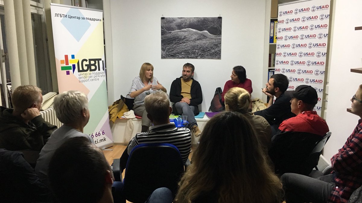 ZaednoPosilni's tweet photo. Дискусија во @LgbtiCentar - „Како до ЛГБТИ движење на кое припаѓаме сите?“ https://t.co/KY0m4aWghX