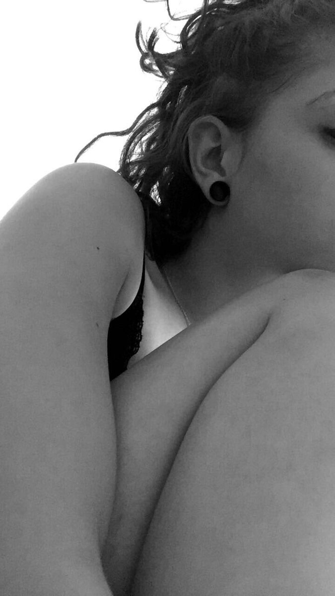 MaoriMnz's tweet photo. Rien à voir avec vos photos parfaites mdr moi même mes #BestNudes2017 elles sont chelou 
Allé salut https://t.co/ocnJNANHFz